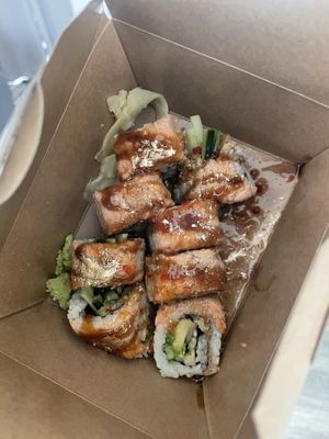 Sparkle sushi roll with gold  at House of Vegano in St Petersburg