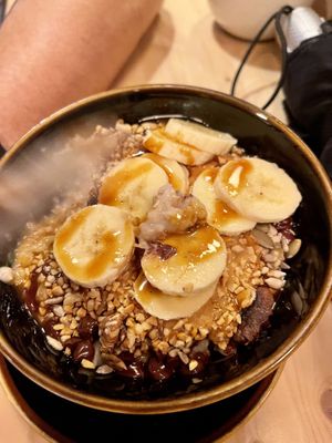 Snickers oatmeal  at Fågel by artizán in Budapest