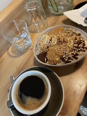 ‘Snickers’ porridge  at Fågel by artizán in Budapest