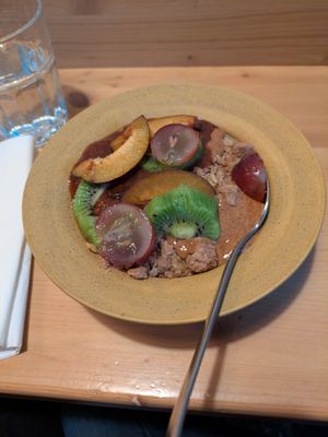 Plum crumble at Fågel by artizán in Budapest