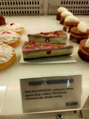 Vegan Cheesestachio at Meet Mia in Zagreb