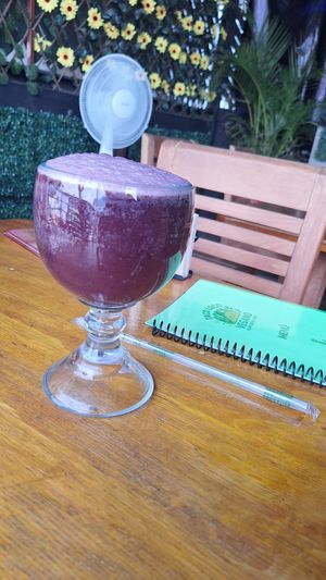 Un agua fresca de frutos rojos 🧉 at El Taco Loco Vegano in San Andres Cholula