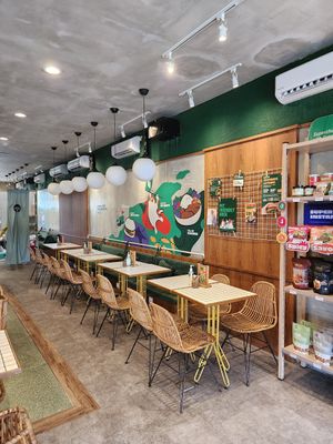 TABLES at Burgreens Bintaro in Tangerang