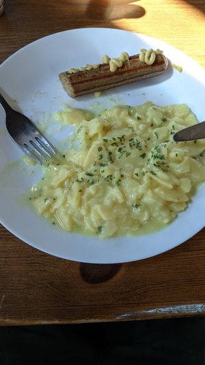 Wurst mit Kartoffelsalat at Kiosk am Schwarzen Moor in Fladungen
