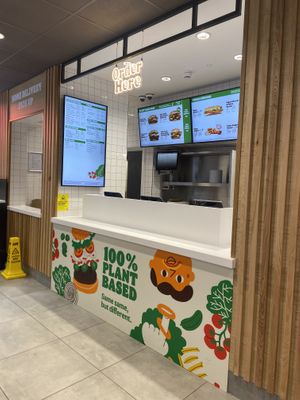 order face to face  at Burger King in London