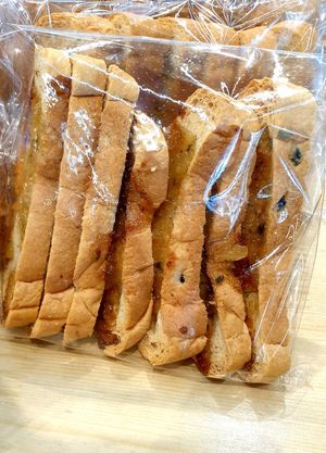 garlic rusk close up at Steel Yard in Seoul
