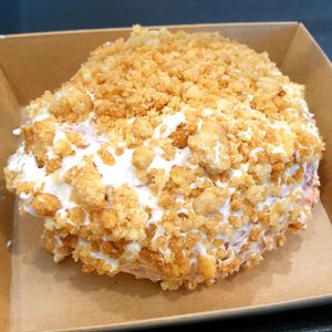 red yeast strawberry crunch at Steel Yard in Seoul