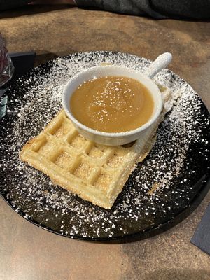 Vegane Apfel-Zimt Waffel  at Café Panda in Fulda
