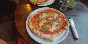 Pizza speck e gorgonzola at Sfizy Veg in Berlin