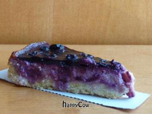 Blueberry cheesecake at Sfizy Veg in Berlin