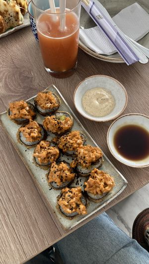  makis furai veganos 🧡  at Asianica in Lima