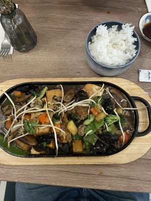 Hongdo Saltado  at Asianica in Lima