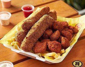 Recontra combo grande / Recontra large combo at La ReContra in Lima