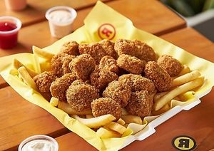 Combo grande de nuggets / Nuggets large combo at La ReContra in Lima