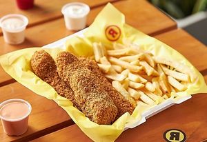 Combo mediano de tenders / Tenders medium combo at La ReContra in Lima