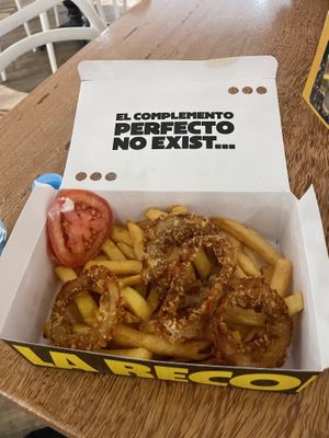 Chips and onion rings, also had mayo  at La ReContra in Lima