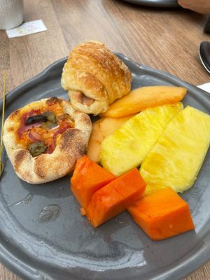 mini pizza, "ham" croissant at Pianta in Bogota
