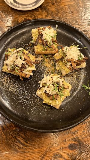 Avocado crostini #Veganuary at Pianta in Bogota