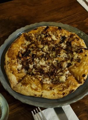 Pizza de "pollo" BBQ at Pianta in Bogota