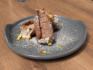 Cannoli at Pianta in Bogota