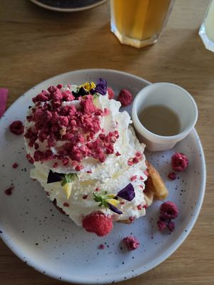 Summer waffle at Spread The Moon in Brussels