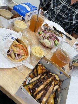   at yērōs - authentically Greek in St James