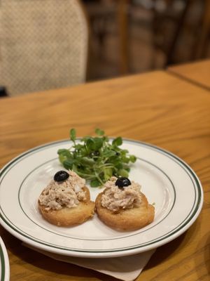 Altist company made the 1st plant-based tuna in Korea. It is amazing and I can’t have other vegan tuna brands any more!   at Alt.a in Seoul