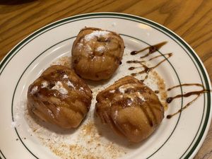 Dessert. Cinnamon powdered puffs   at Alt.a in Seoul