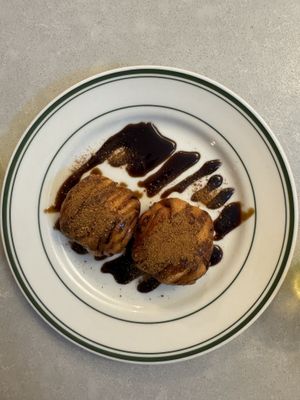 Cinnamon doughnuts 🤤  at Alt.a in Seoul
