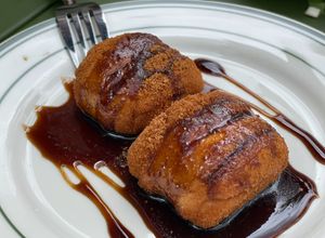 Chinese style of cinnamon powdered puffs as dessert  at Alt.a in Seoul