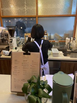 Loving friendly manage😄  at Alt.a in Seoul