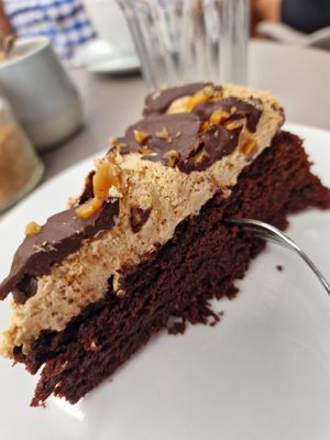 Snickertorte vegan at Café Mia in Lemgo