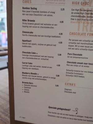 Vegan chocolate cake & blueberry blondie at Chocolate Company Cafe - Oude Binnenweg in Rotterdam