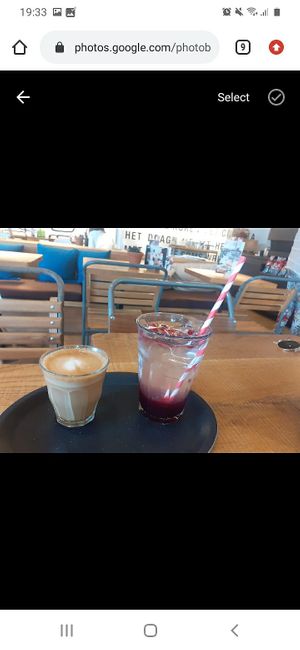 Cappuccino & red berries lemonade at Chocolate Company Café in The Hague