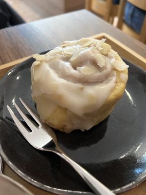 Vegan cinnamon roll  at My Mom's in Salzburg