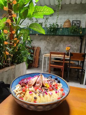 Breakfast bowl 😋 at Earth House Restaurant And Wine Bar in Bangkok