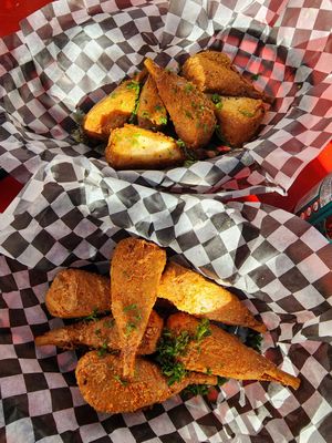 VEGAN wings (new so not on menu - Happy Veggie World brand) Lemon Pepper + Tagine INCREDIBLE!!! 1/2 price Wednesday - $9 for 6   LIMITED time feature - ONLY until Mid October 2022 at Leopold's Tavern in Victoria