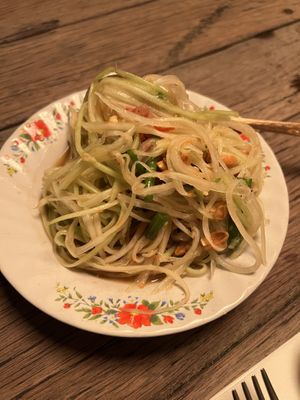 Papaya salad  at som saa in East London