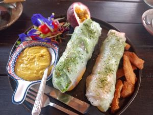Sommerrolls with tempeh vegan at Shambhala in Koh Phayam