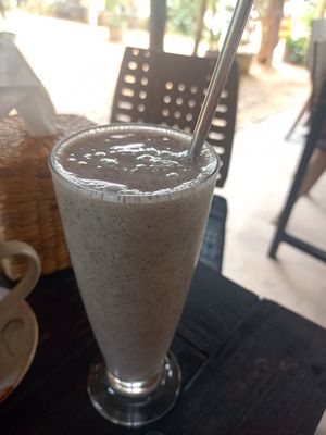 Dragon fruit shake at Shambhala in Koh Phayam