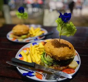 Yummy  Burger   at Shambhala in Koh Phayam