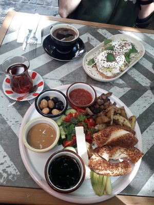 Vegan breakfast and avocado-egg toast (veggie) at Sis&Bros Cafe & Şarküteri in Istanbul