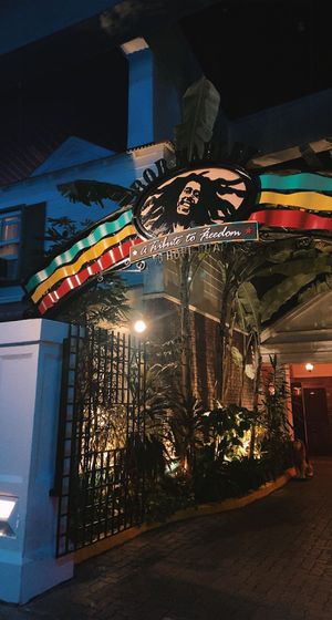 goin inside   at Universal Studios - Bob Marley-A Tribute to Freedom in Orlando