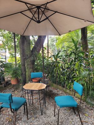 asientos a fuera at La Civeta & el Elefante - Café in Medellin