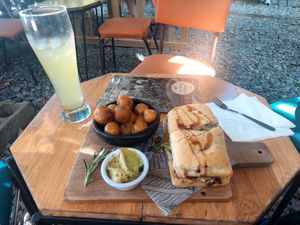 Sandwich el vegano con criollitas y guacamole. at La Civeta & el Elefante - Café in Medellin