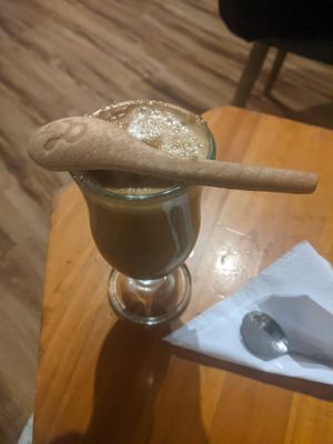 Latte Crème Brûlée (10.800 COP) - 3.5/5 at La Civeta & el Elefante - Café in Medellin