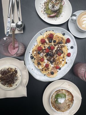 Vegan apple pie, vegan pancakes, porridge   at Twentysix in Budapest