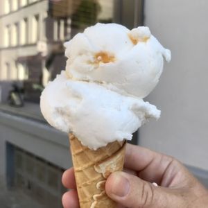 Coco et Sticky rice mango   at Oui Oui - Saint-Gilles in Brussels