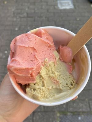 Strawberry basil and pistachio   at Oui Oui - Saint-Gilles in Brussels