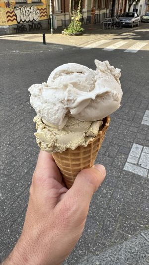 Pistache et noisette   at Oui Oui - Saint-Gilles in Brussels